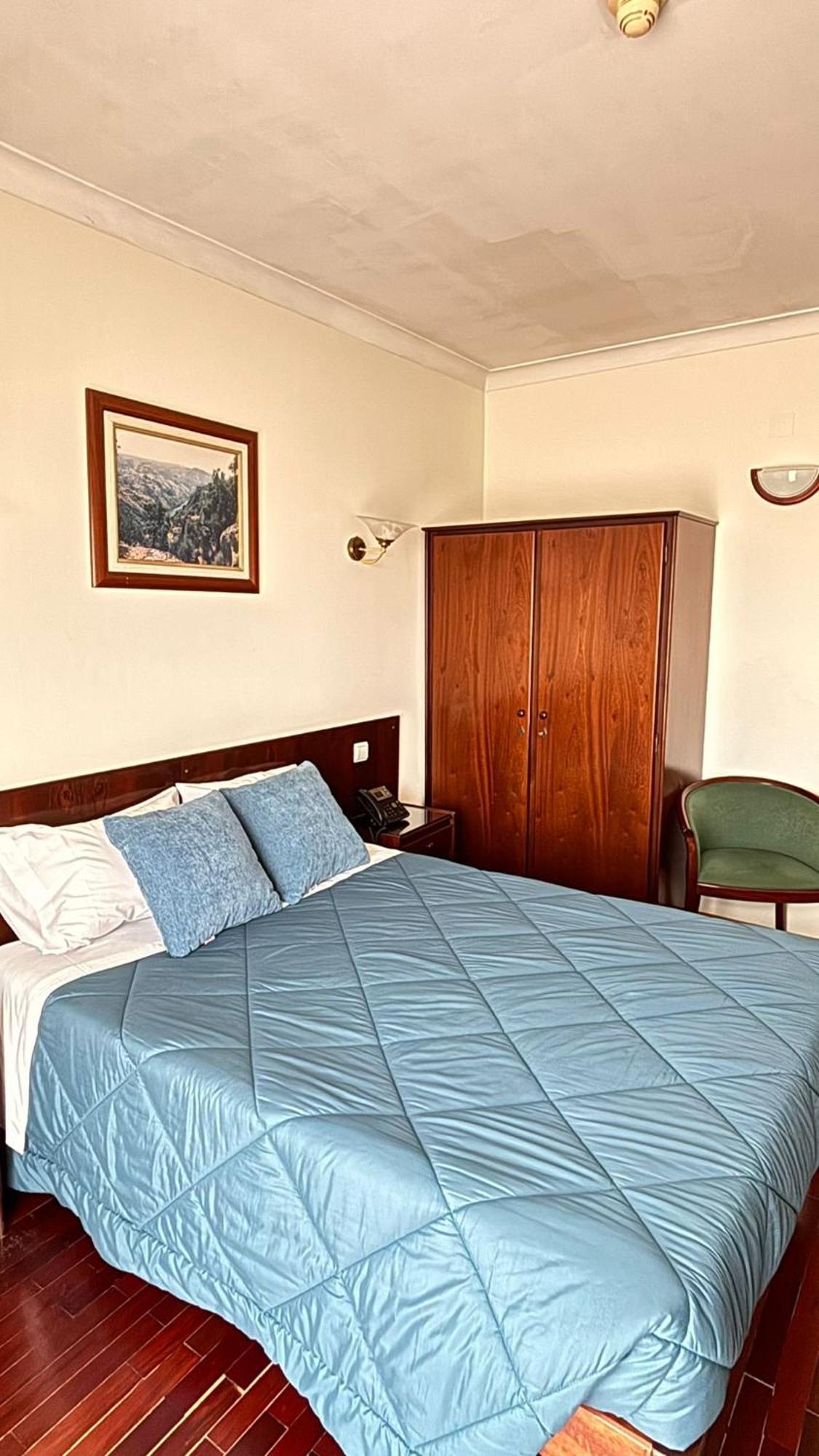 Hotel Trindade Coelho Mogadouro  Eksteriør billede