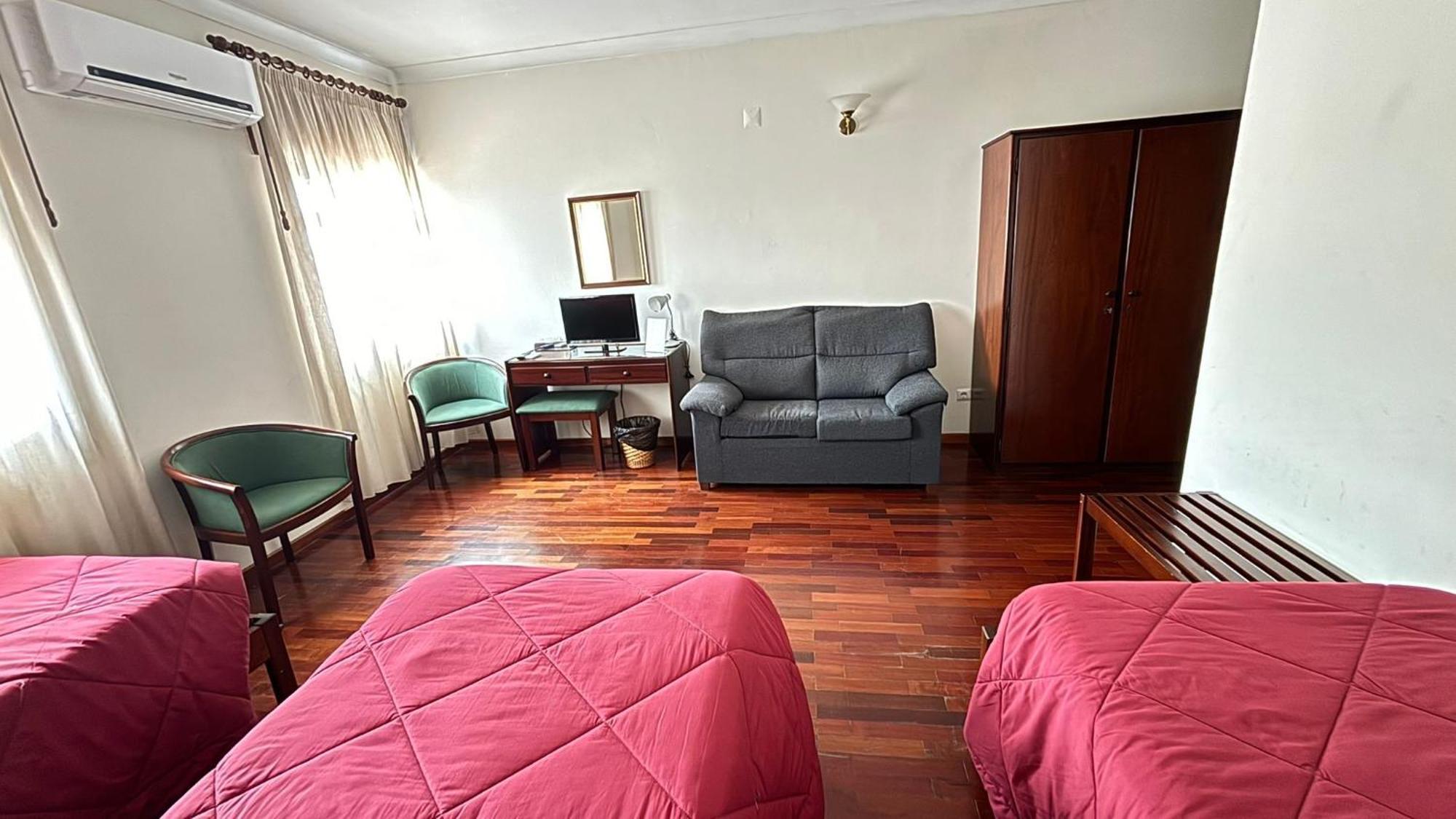 Hotel Trindade Coelho Mogadouro  Eksteriør billede