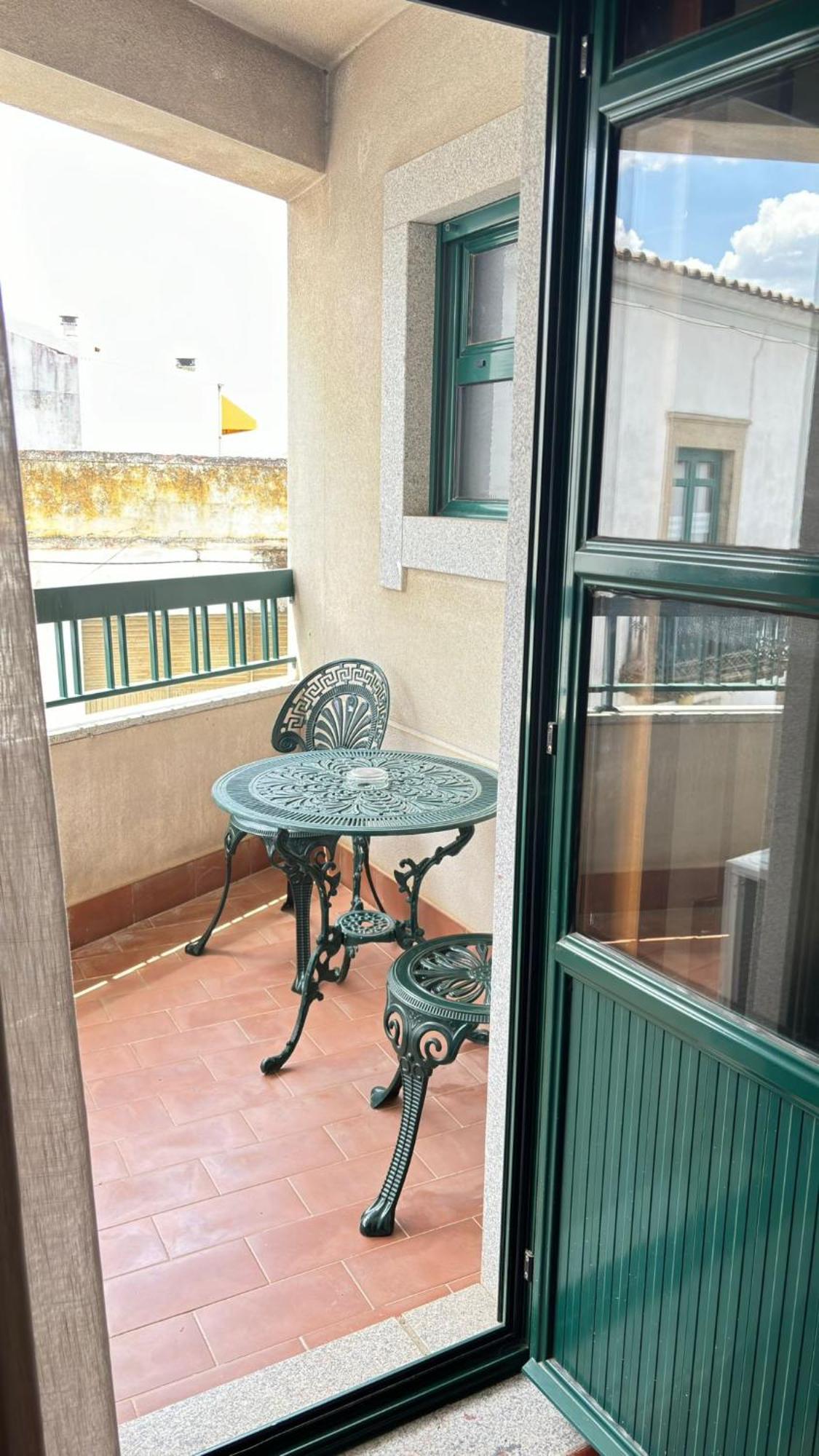 Hotel Trindade Coelho Mogadouro  Eksteriør billede