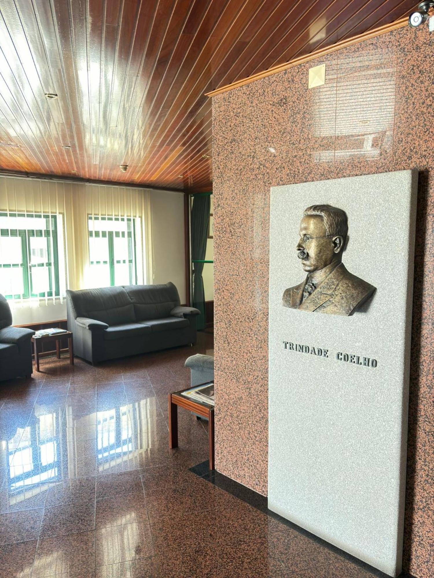 Hotel Trindade Coelho Mogadouro  Eksteriør billede